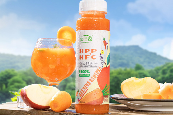 有(yǒu)機(jī)蘋果胡蘿蔔汁1